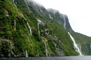 День 10. Земля фиордов с круизом и полетом над горными хребтами Южных Альп / 290 км в одну сторону. Лицензия CC0 Creative Commons, автор Webkims